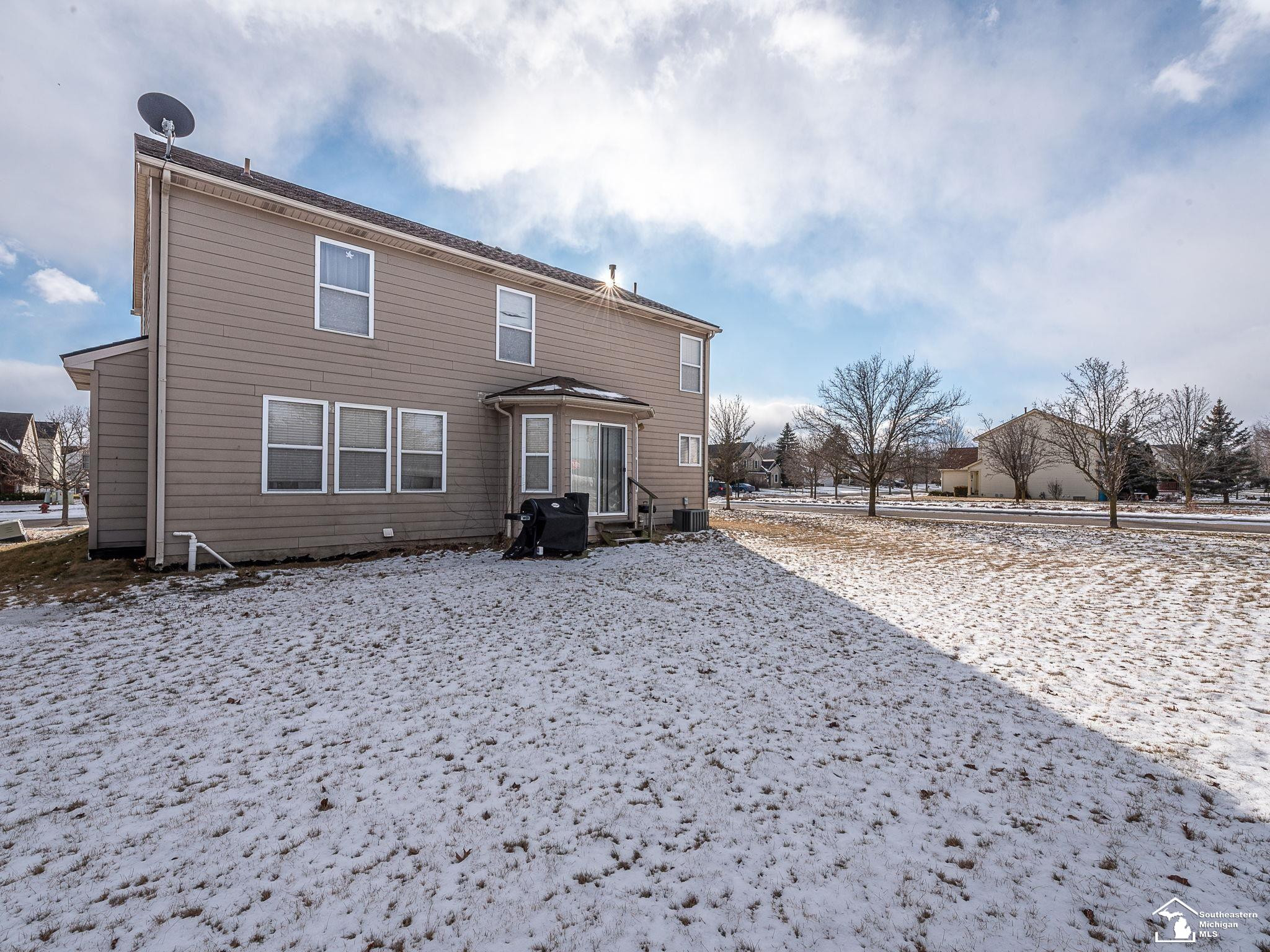 8703 Barrington, Ypsilanti, MI 48198 — Photo 30
