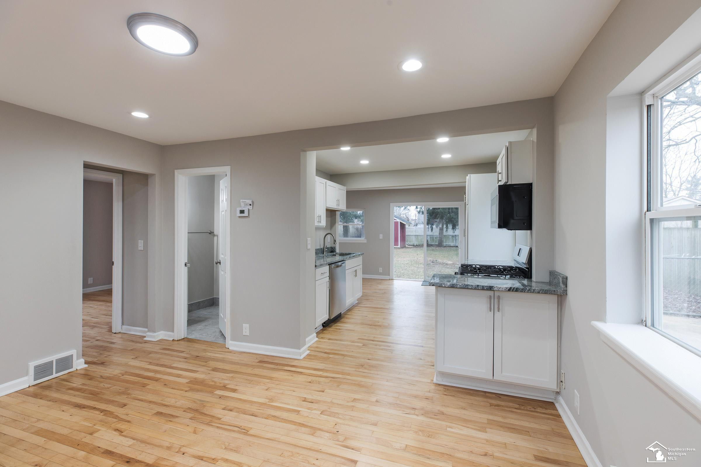229 Outer Lane, Ypsilanti, MI 48198 — Photo 9