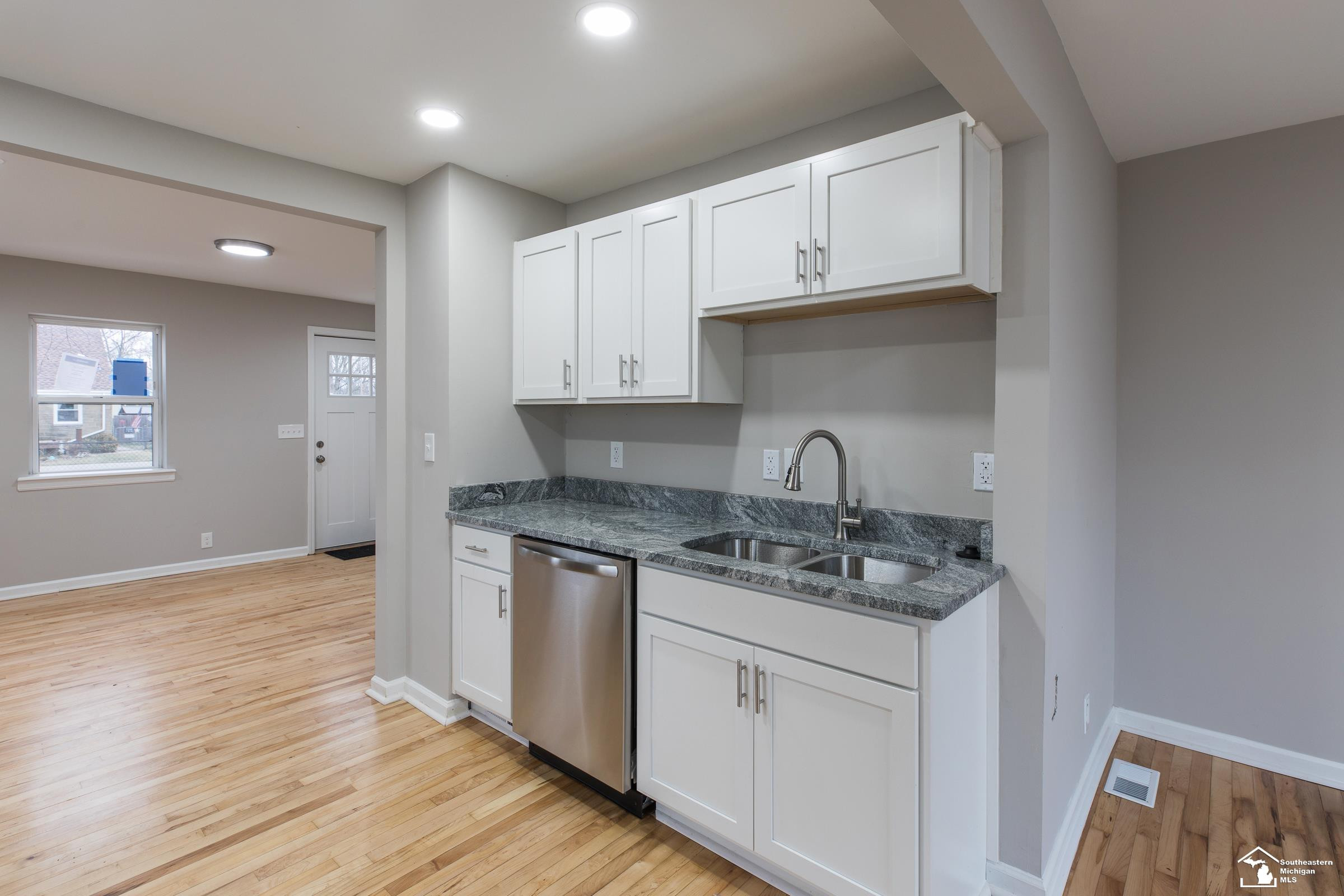 229 Outer Lane, Ypsilanti, MI 48198 — Photo 13