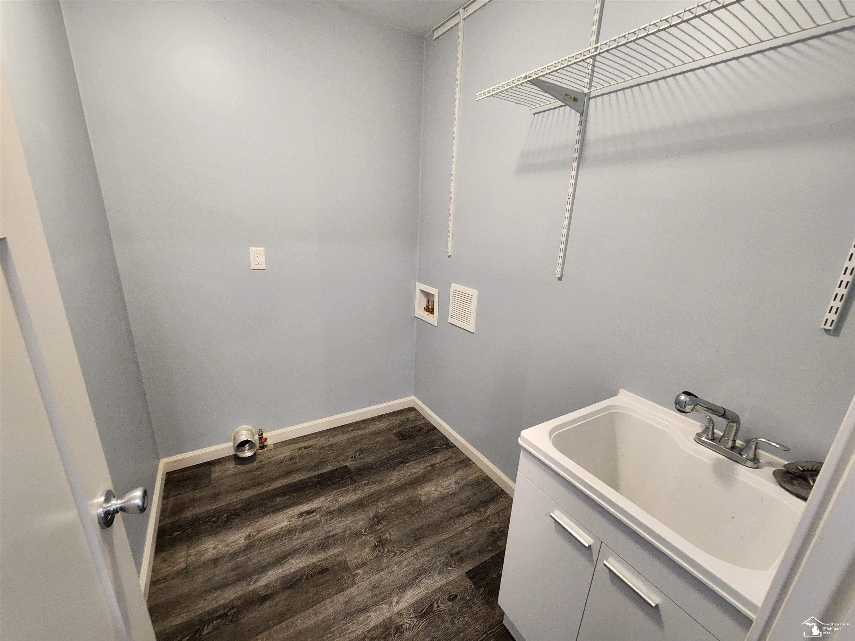 1705 Monroe, Carleton, MI 48117 — Photo 12