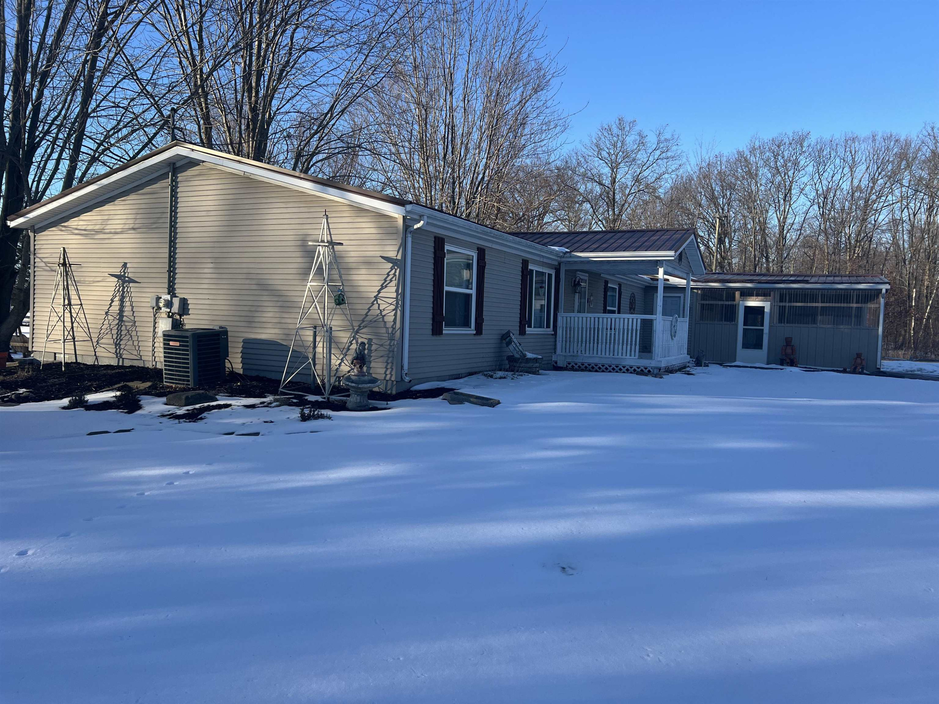 14018 Bishop Road, Chesaning, MI 48616 — Photo 2