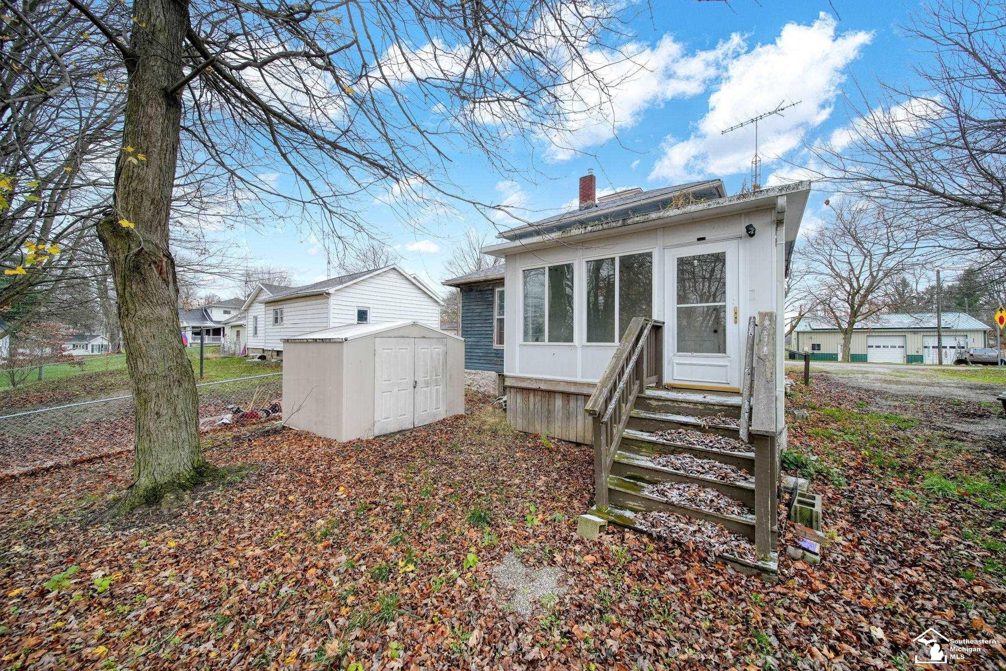 1083 Seneca Street, Adrian, MI 49221 — Photo 3