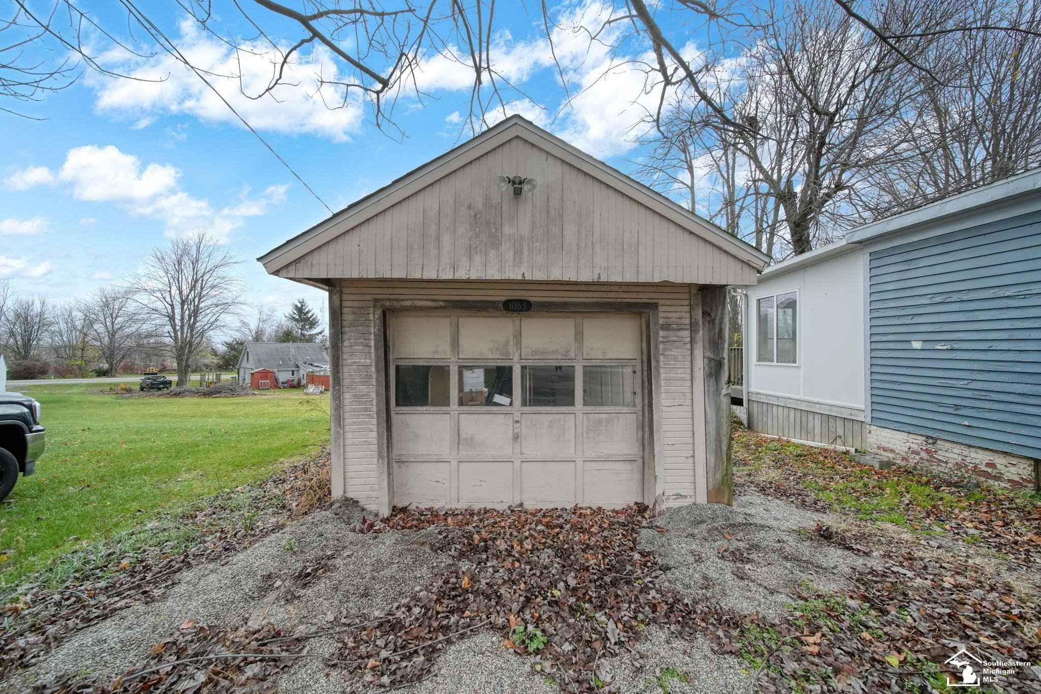1083 Seneca Street, Adrian, MI 49221 — Photo 32