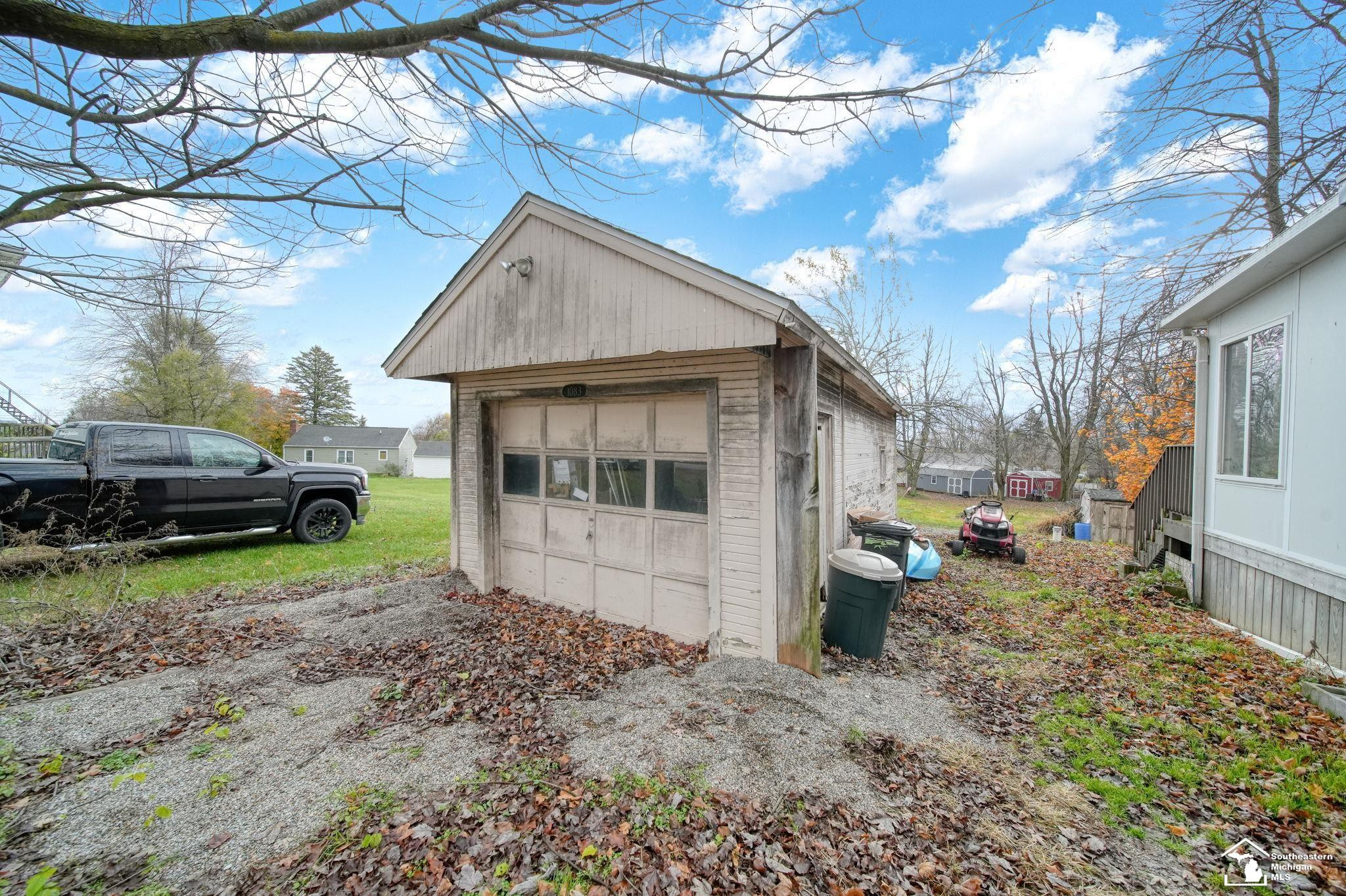 1083 Seneca Street, Adrian, MI 49221 — Photo 33