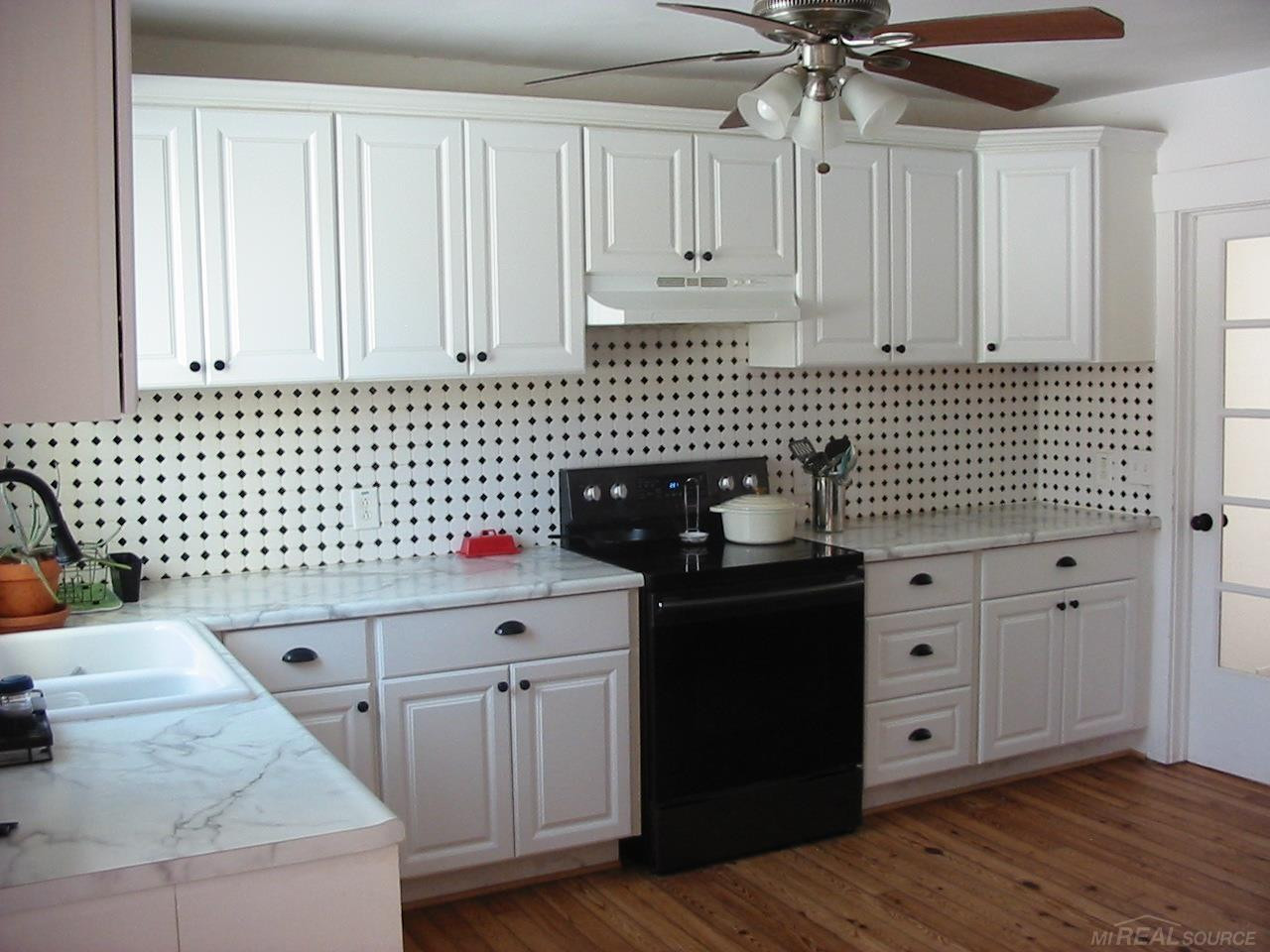 304 W mill Street, Capac, MI 48014 — Photo 5