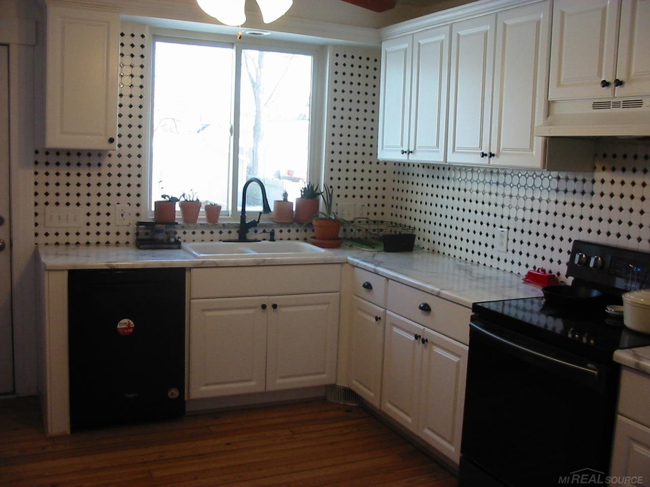 304 W mill Street, Capac, MI 48014 — Photo 7