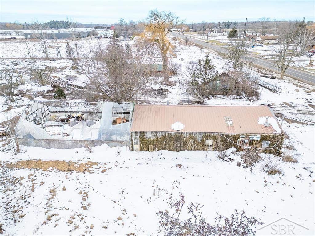 11426 N Mission Road, Clare, MI 48617 — Photo 14
