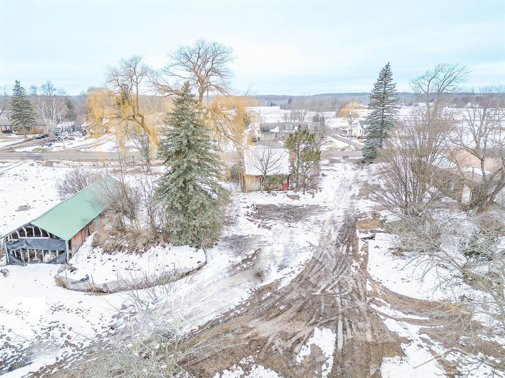 11426 N Mission Road, Clare, MI 48617 — Photo 20