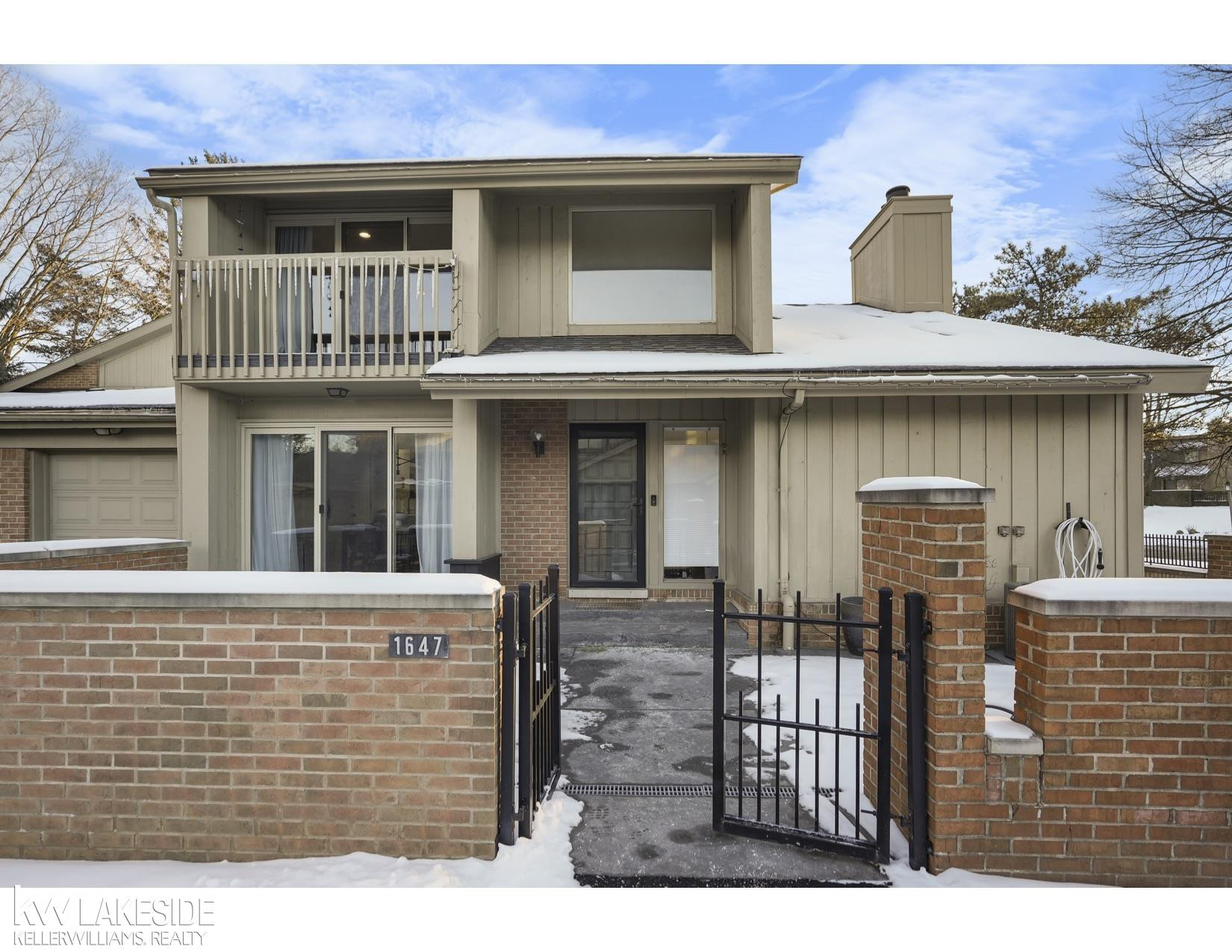 1647 S Hill Boulevard, Bloomfield Hills, MI 48304 — front exterior