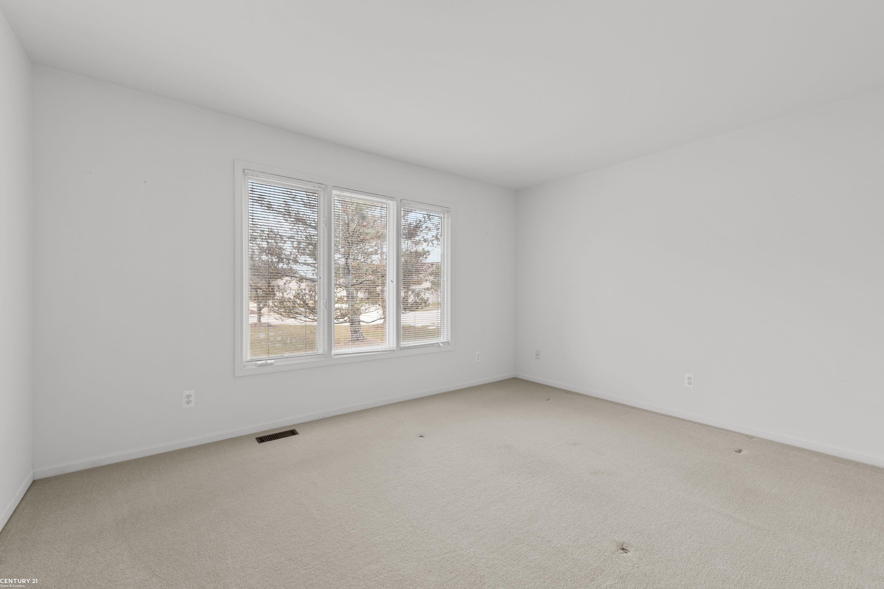 40201 Riverbend Drive, Sterling Heights, MI 48310 — Photo 16