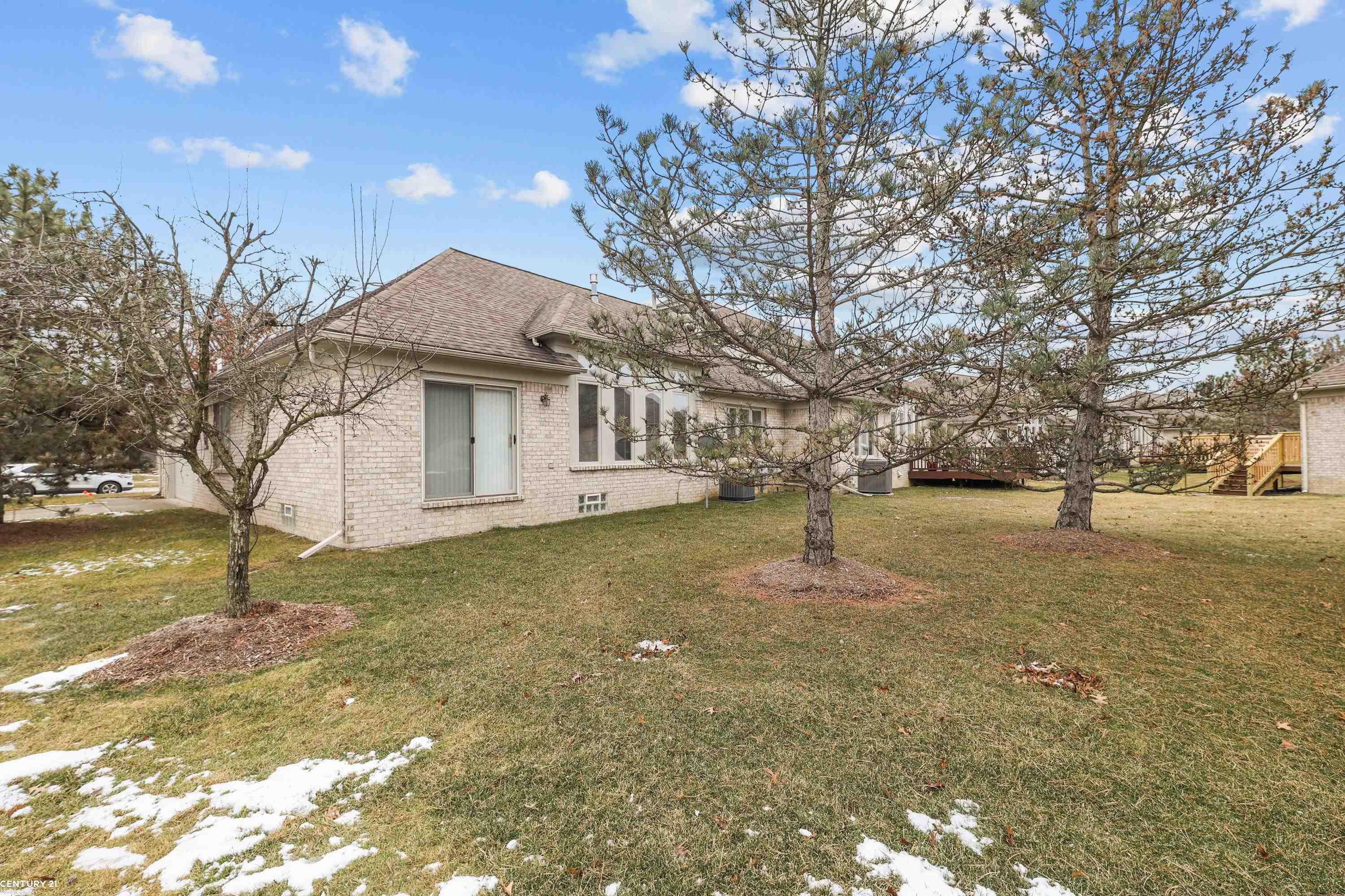 40201 Riverbend Drive, Sterling Heights, MI 48310 — Photo 22