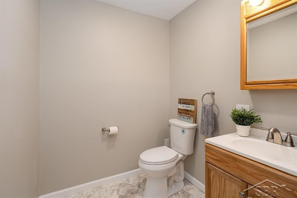 308 N Auburn Road, Auburn, MI 48611 — Photo 11