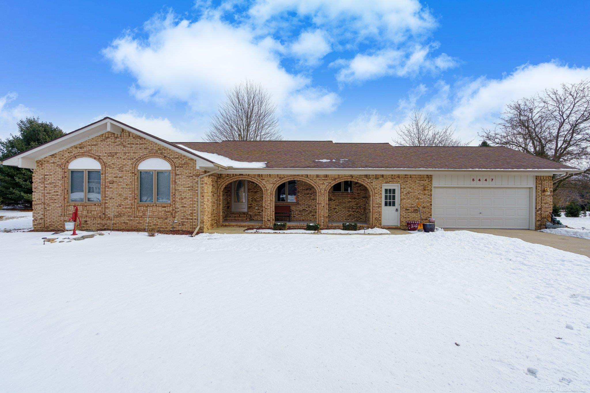 5447 Victorian Meadows Road, Dryden, MI 48428 — Photo 2