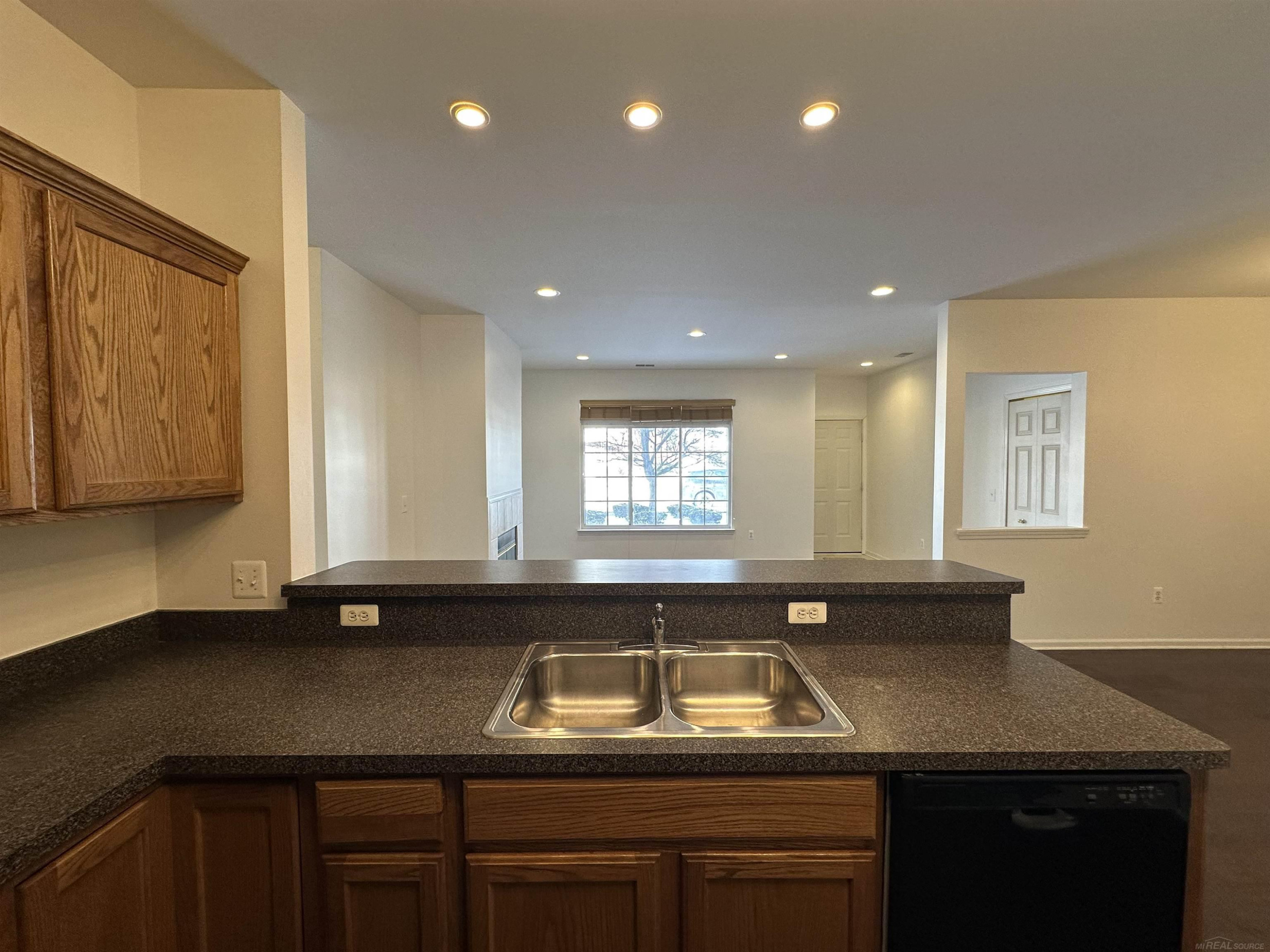 5638 Acorn Lane, Sterling Heights, MI 48314 — Photo 11