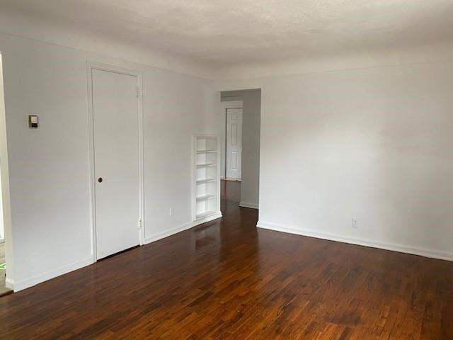 960 Salisbury Avenue, Flint, MI 48532 — Photo 2