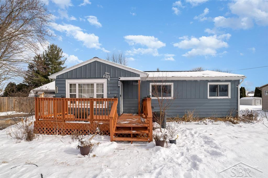 309 Southlawn Drive, Auburn, MI 48611 — front exterior
