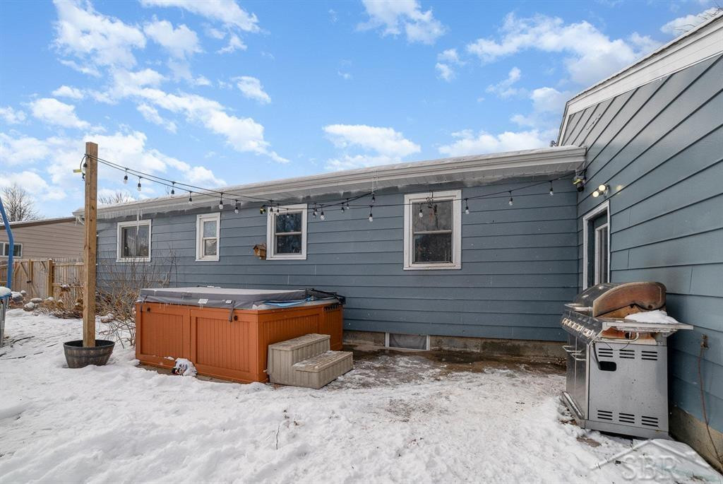 309 Southlawn Drive, Auburn, MI 48611 — Photo 21