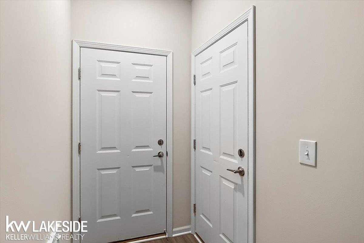 8304 Heywood Circle, Sterling Heights, MI 48312 — Photo 8