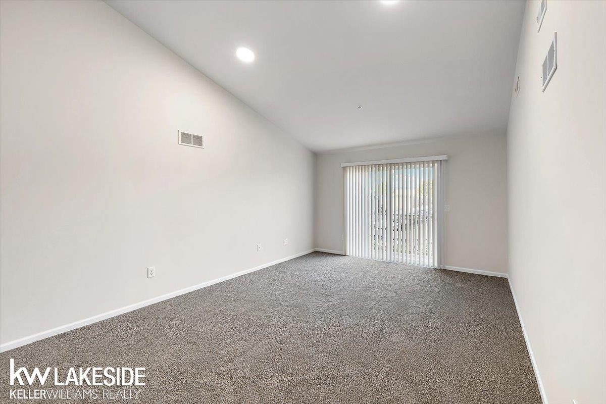8304 Heywood Circle, Sterling Heights, MI 48312 — Photo 14