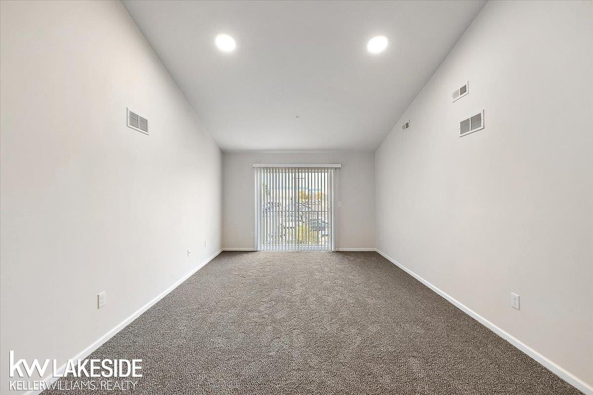 8304 Heywood Circle, Sterling Heights, MI 48312 — Photo 15