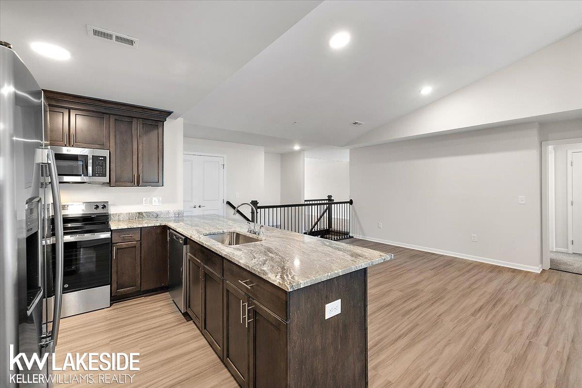 8304 Heywood Circle, Sterling Heights, MI 48312 — Photo 21