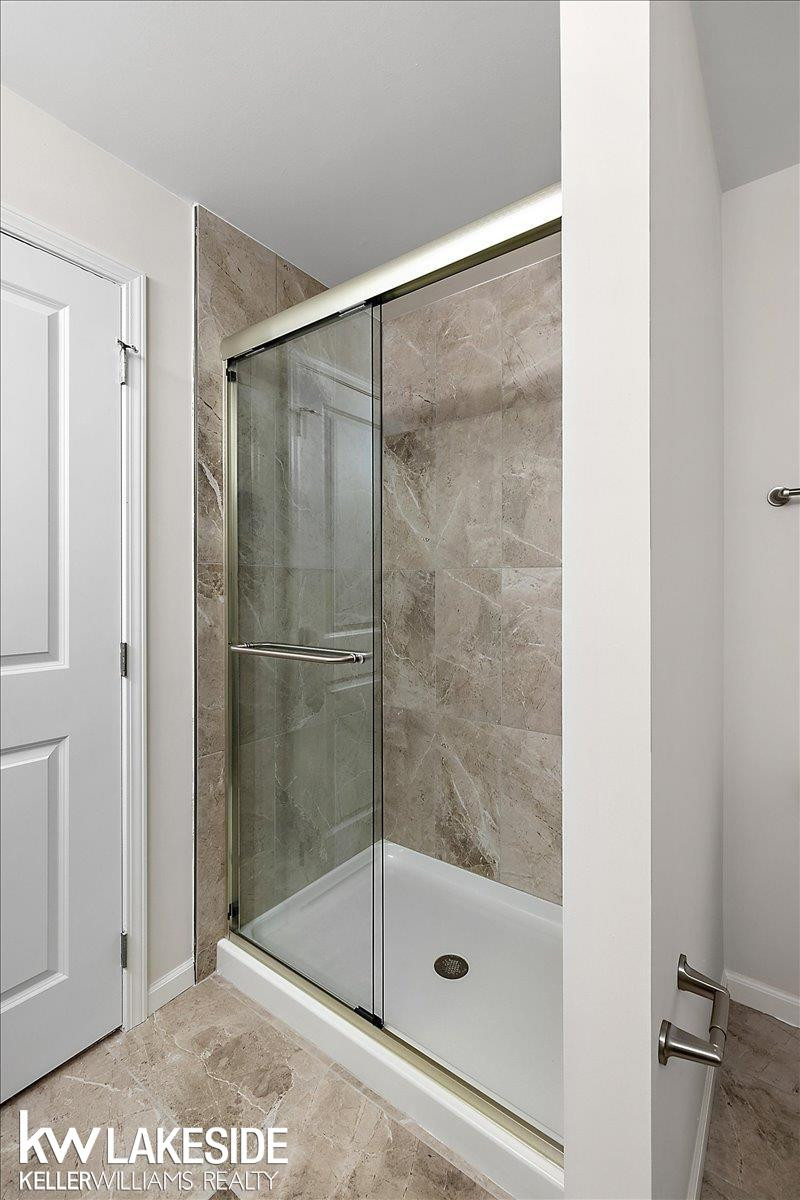 8304 Heywood Circle, Sterling Heights, MI 48312 — Photo 37
