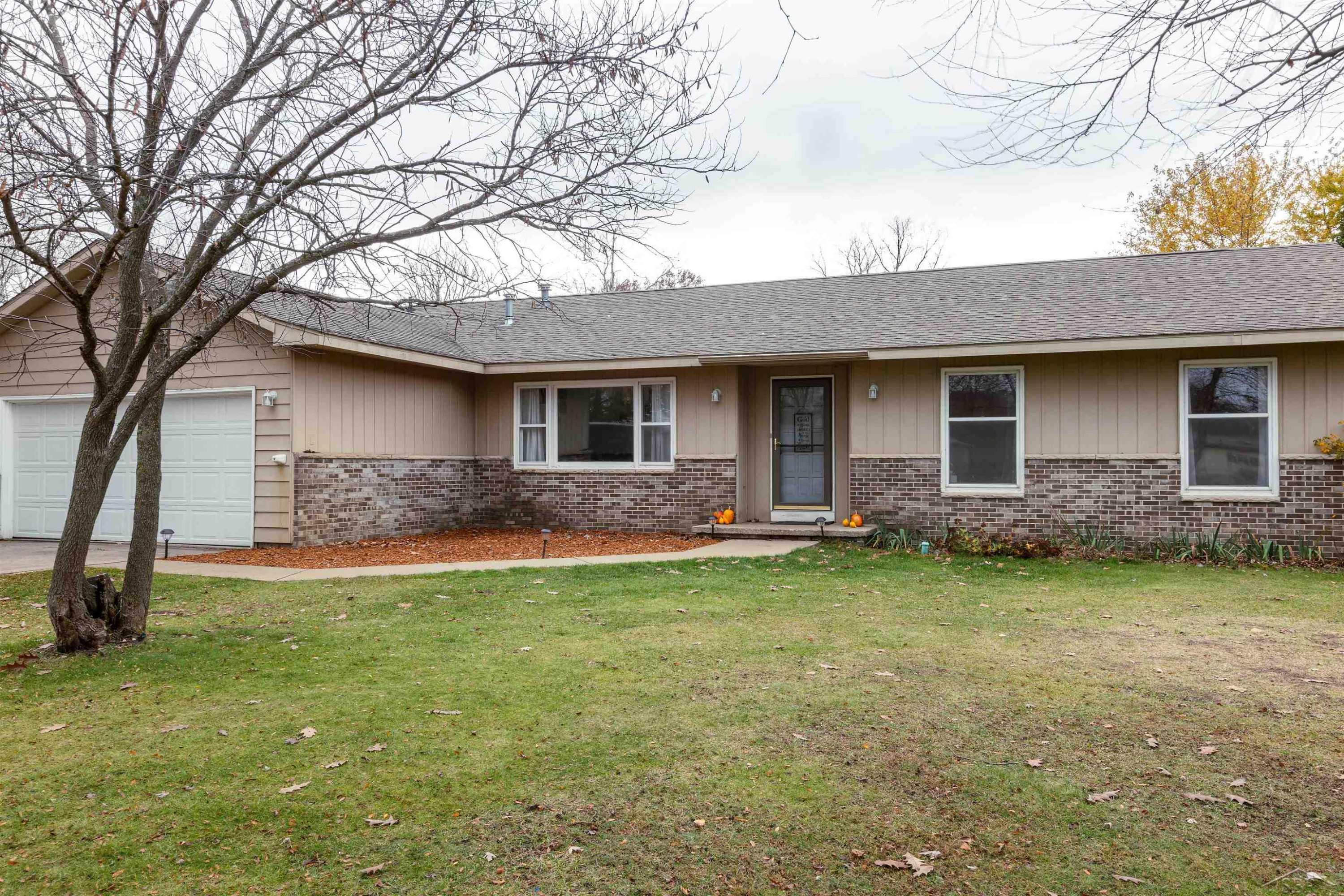 675 Point Drive, Clare, MI 48617 — Photo 3