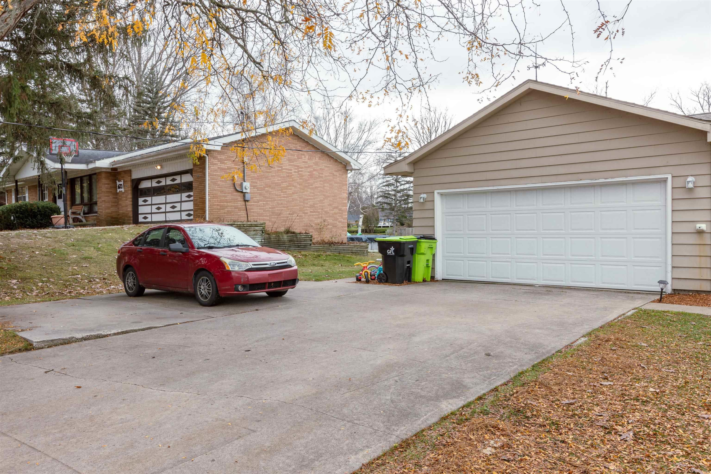675 Point Drive, Clare, MI 48617 — Photo 5