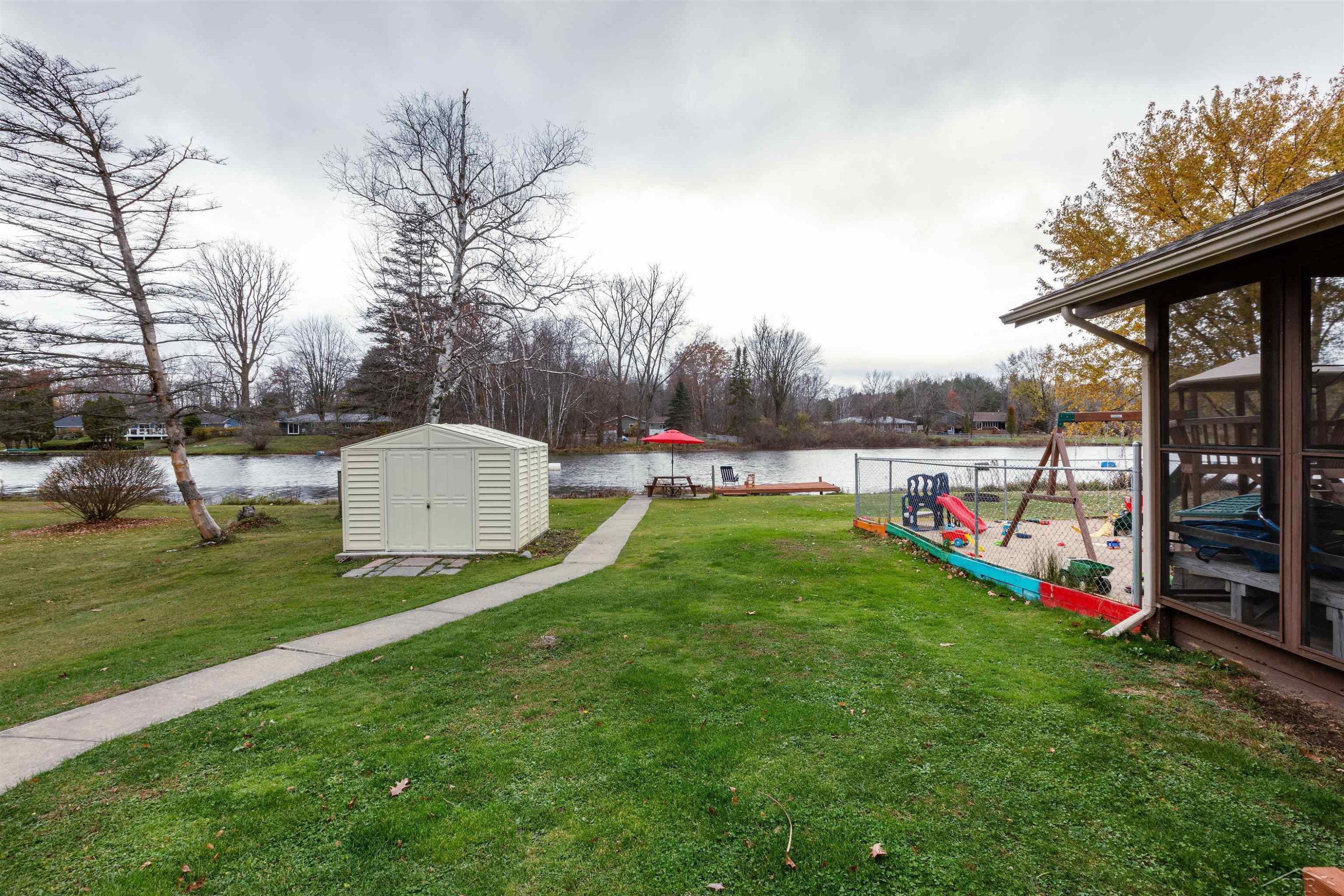 675 Point Drive, Clare, MI 48617 — Photo 33