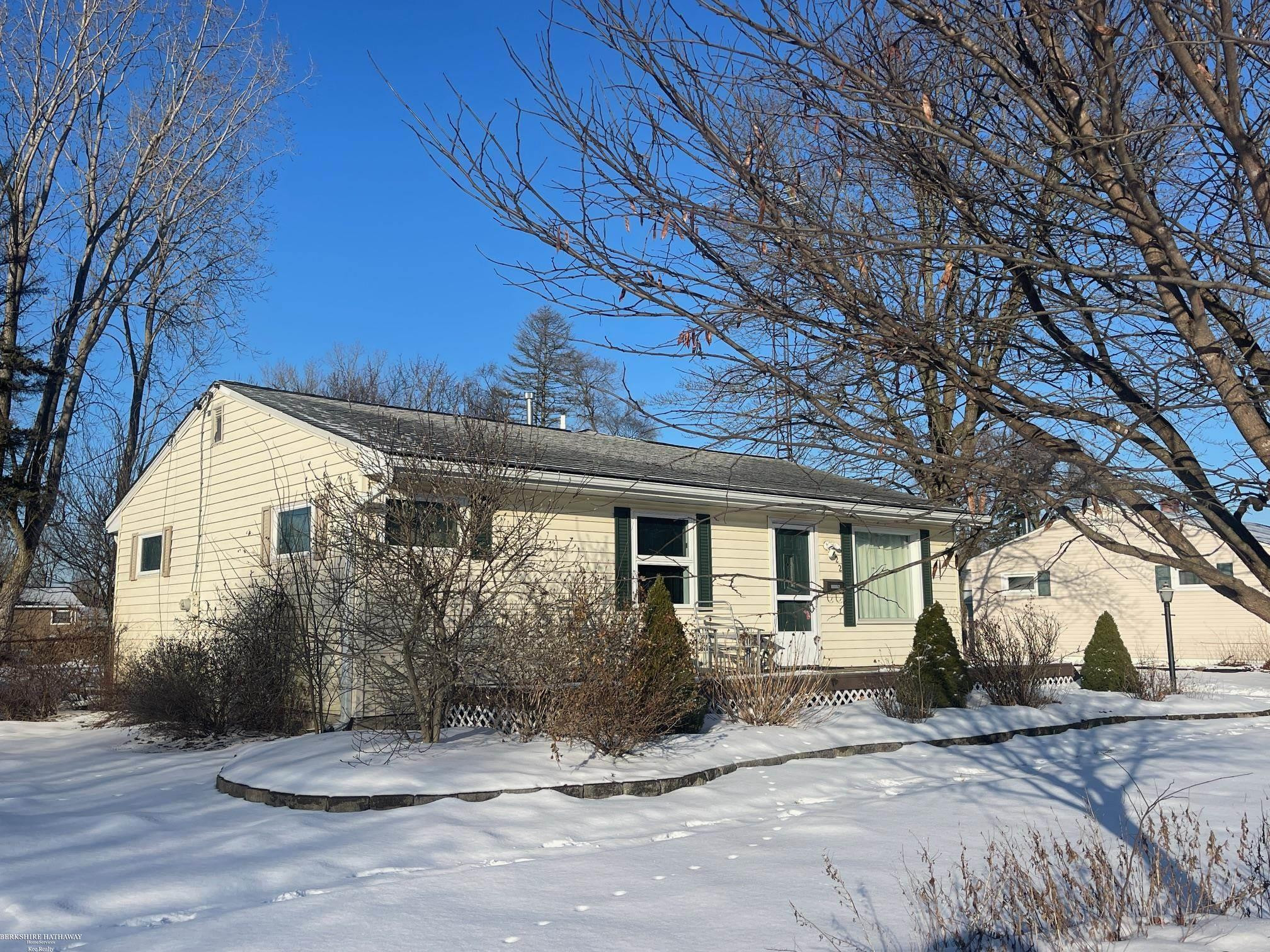 722 Richard Street, Holly, MI 48442 — Photo 2