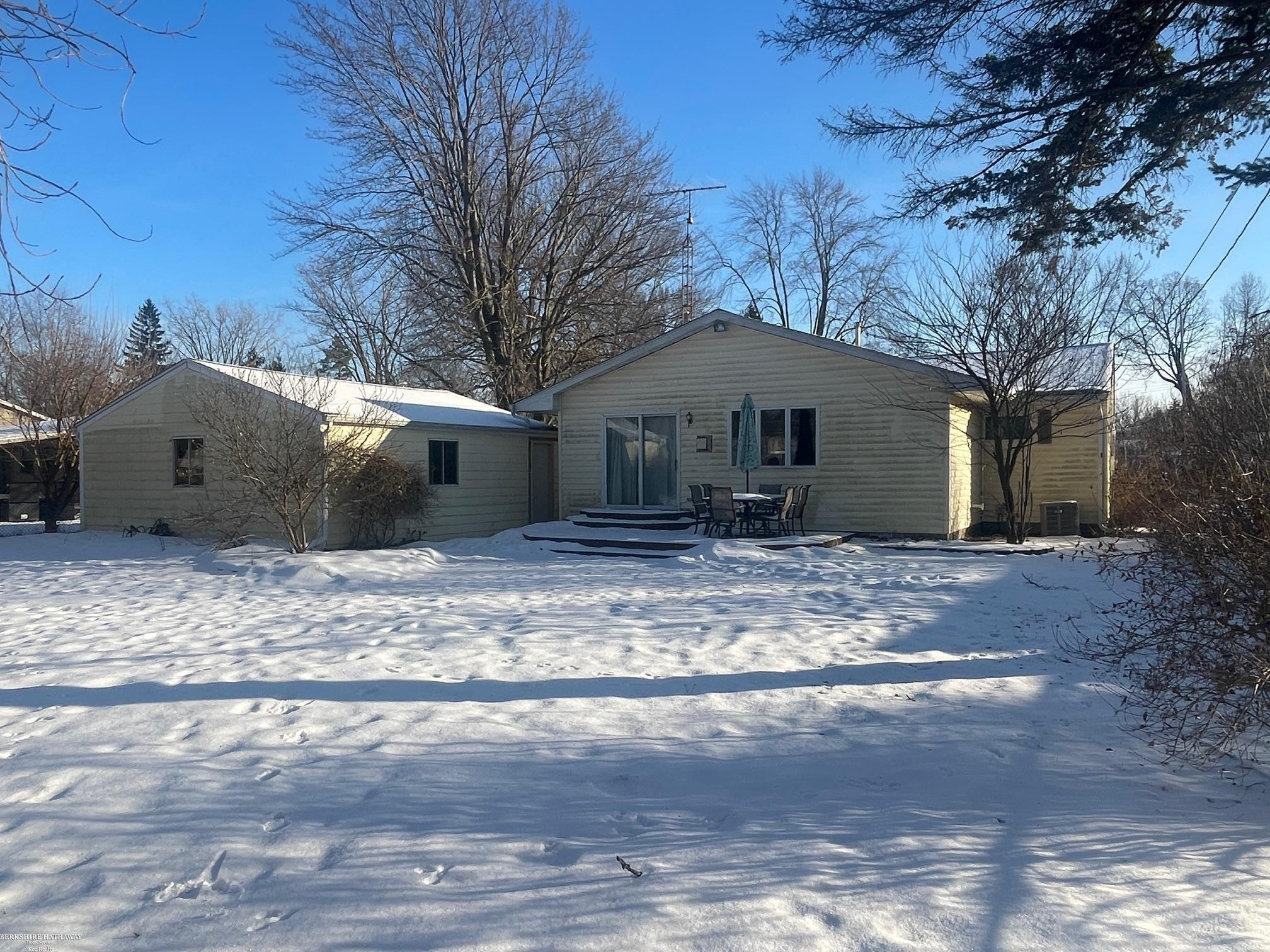 722 Richard Street, Holly, MI 48442 — Photo 6