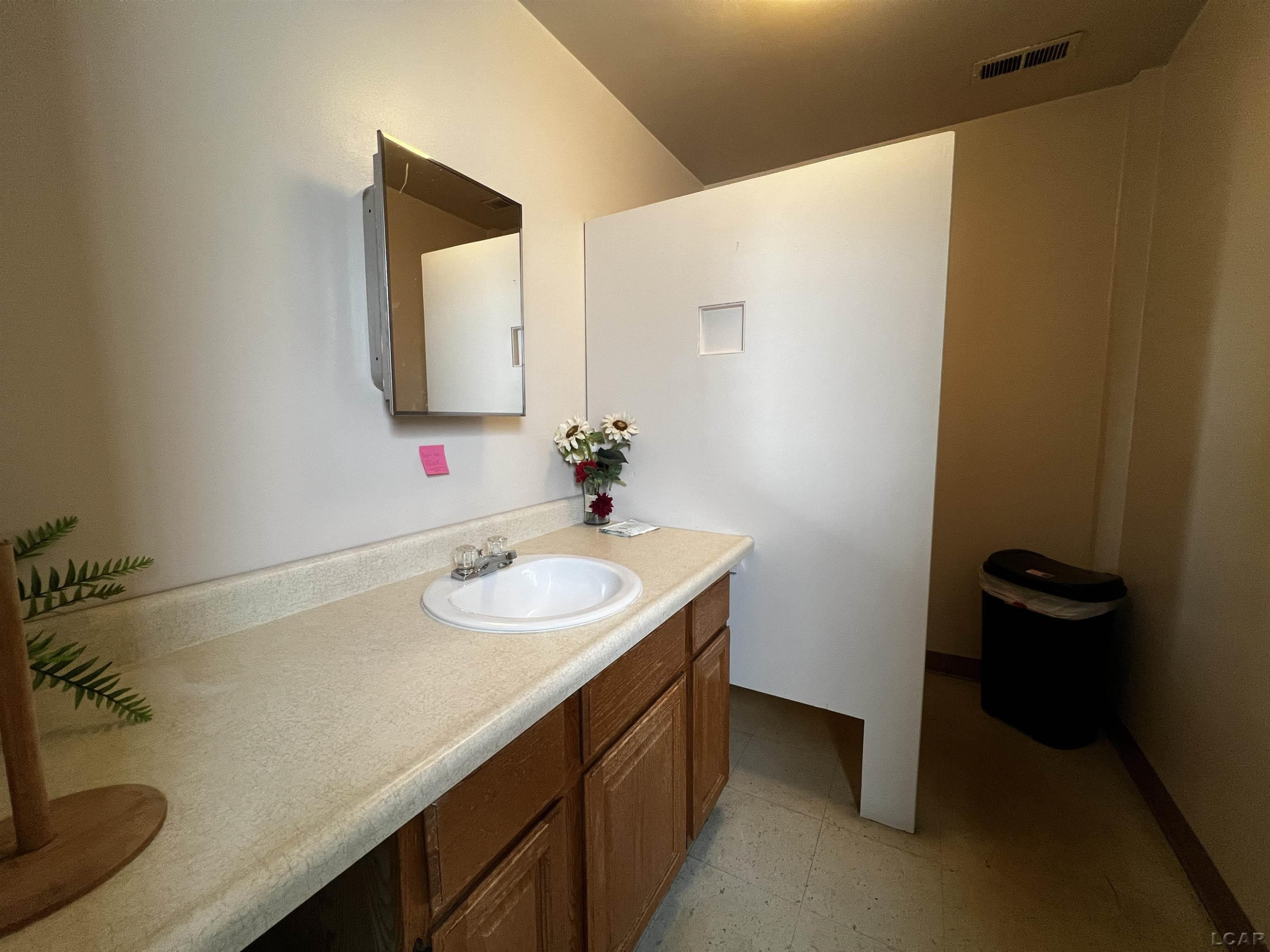 725 W Beecher Street, Adrian, MI 49221 — Photo 12