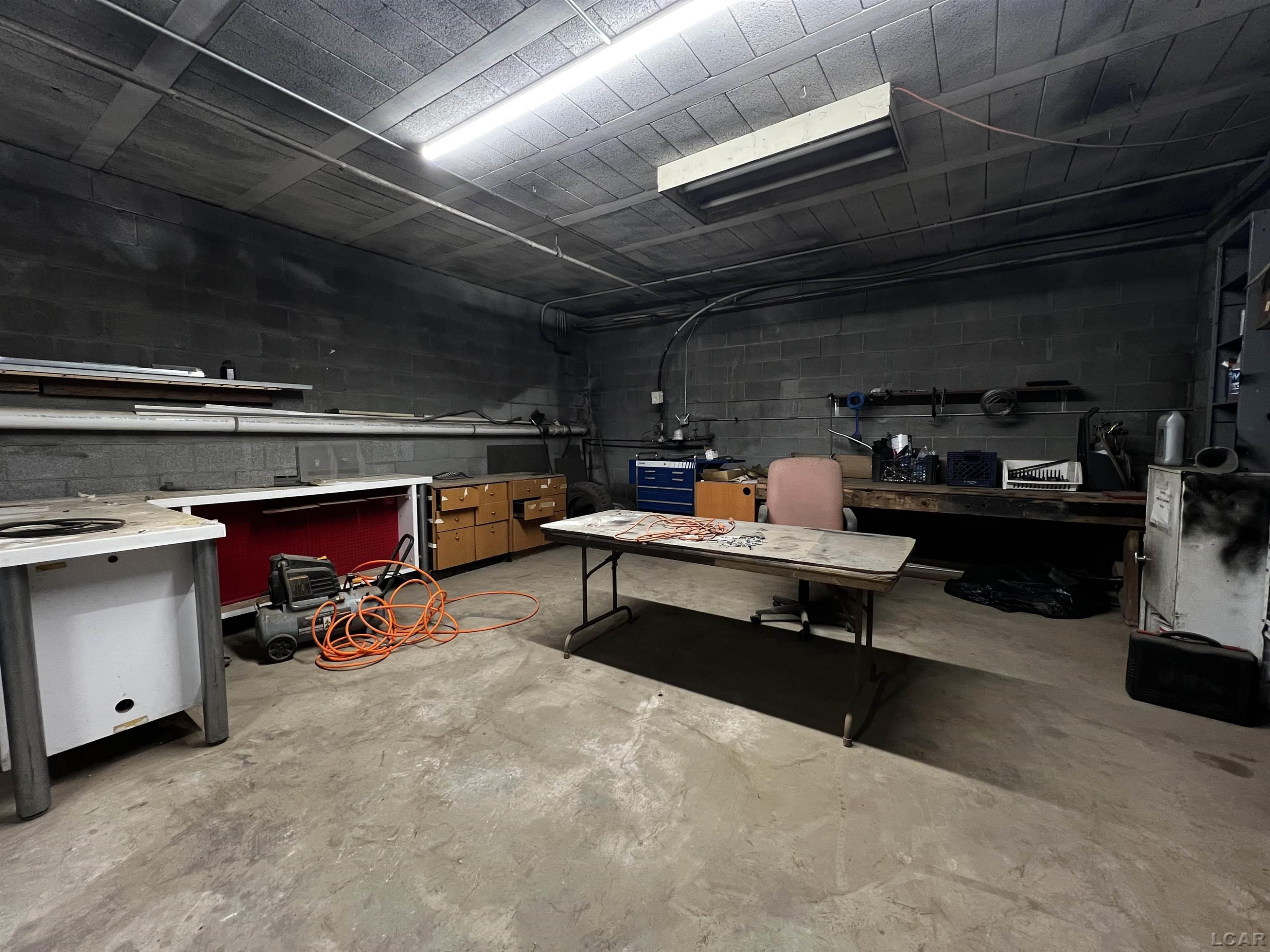 725 W Beecher Street, Adrian, MI 49221 — Photo 21