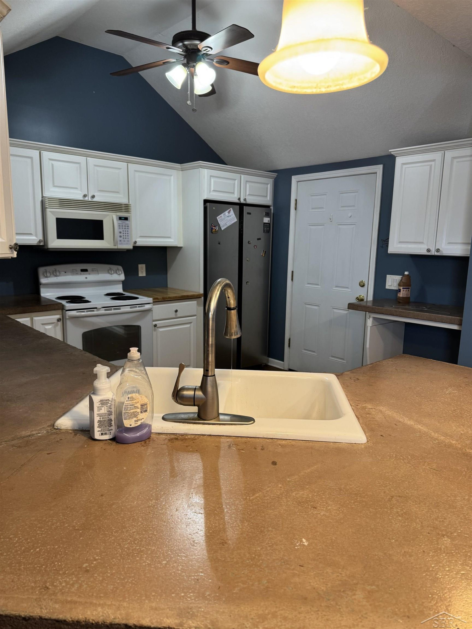 121 S IRVING Street, Saint Charles, MI 48655 — Photo 6