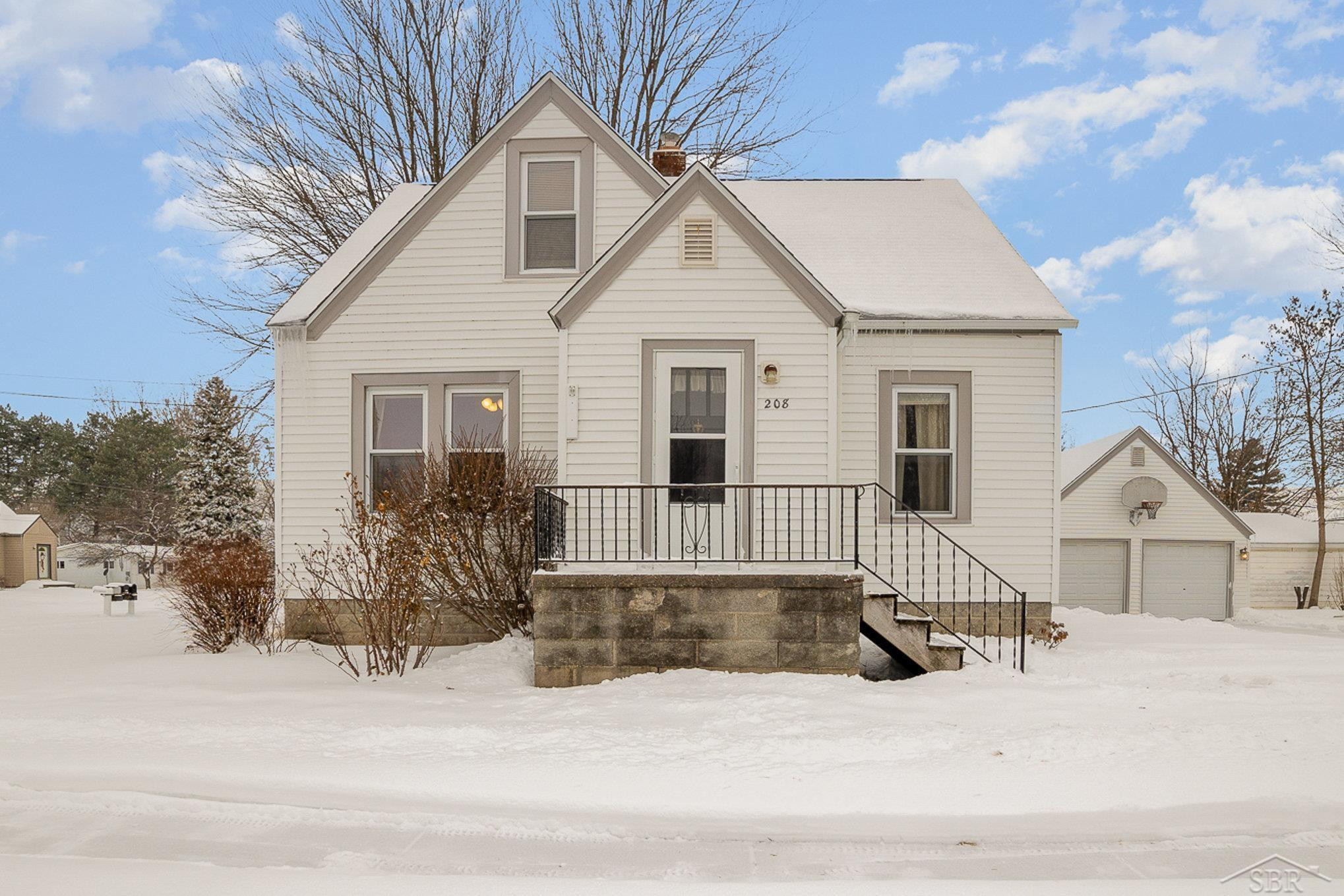 208 Roberts Street, Auburn, MI 48611 — Photo 2