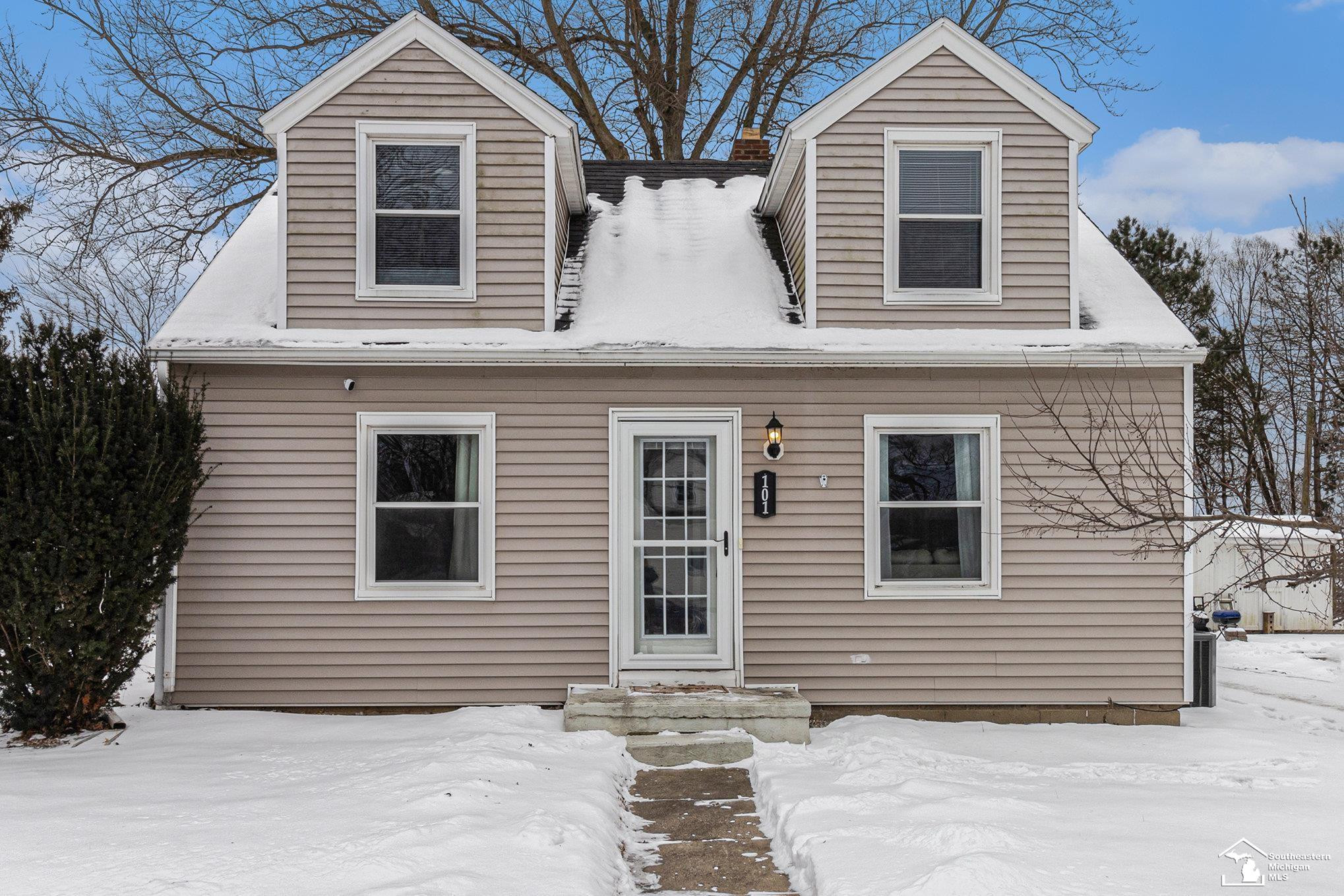 101 Bartlett Street, Clinton, MI 49236 — front exterior