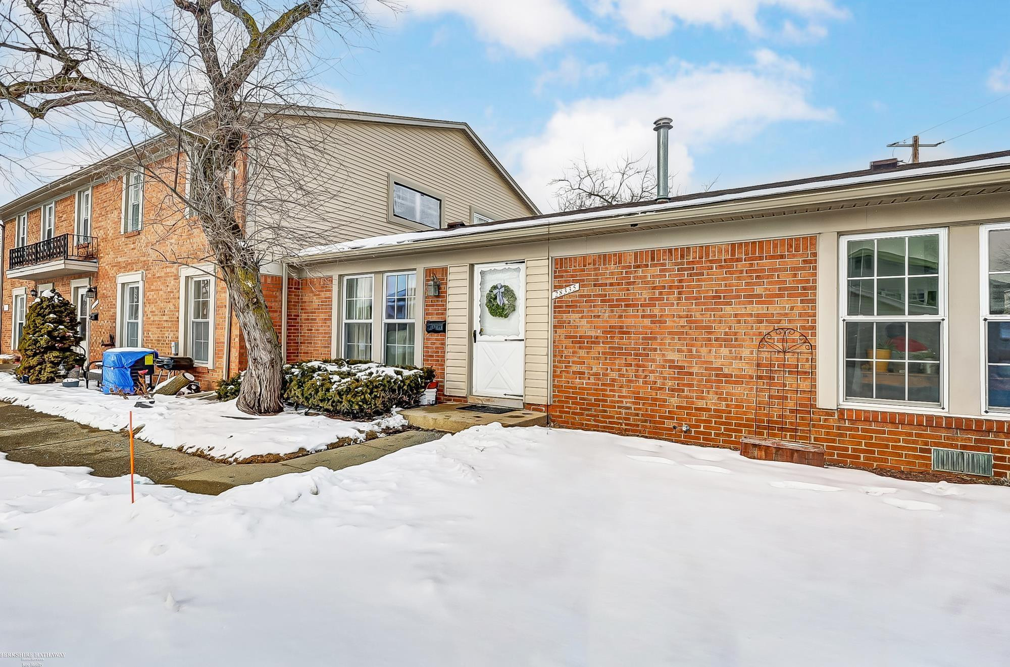 28335 Greenbriar Way, MI 48183 — Photo 4
