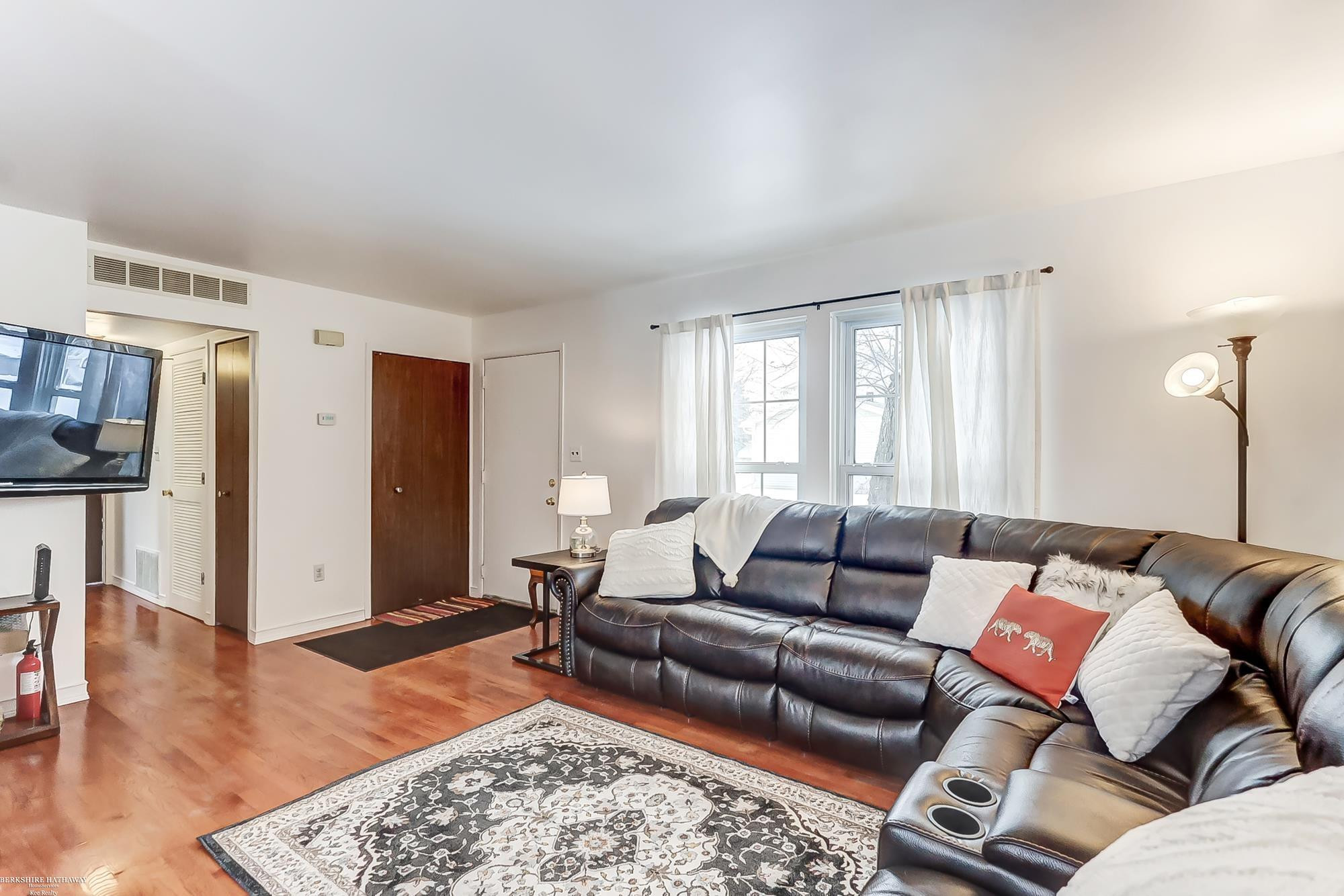 28335 Greenbriar Way, MI 48183 — Photo 6
