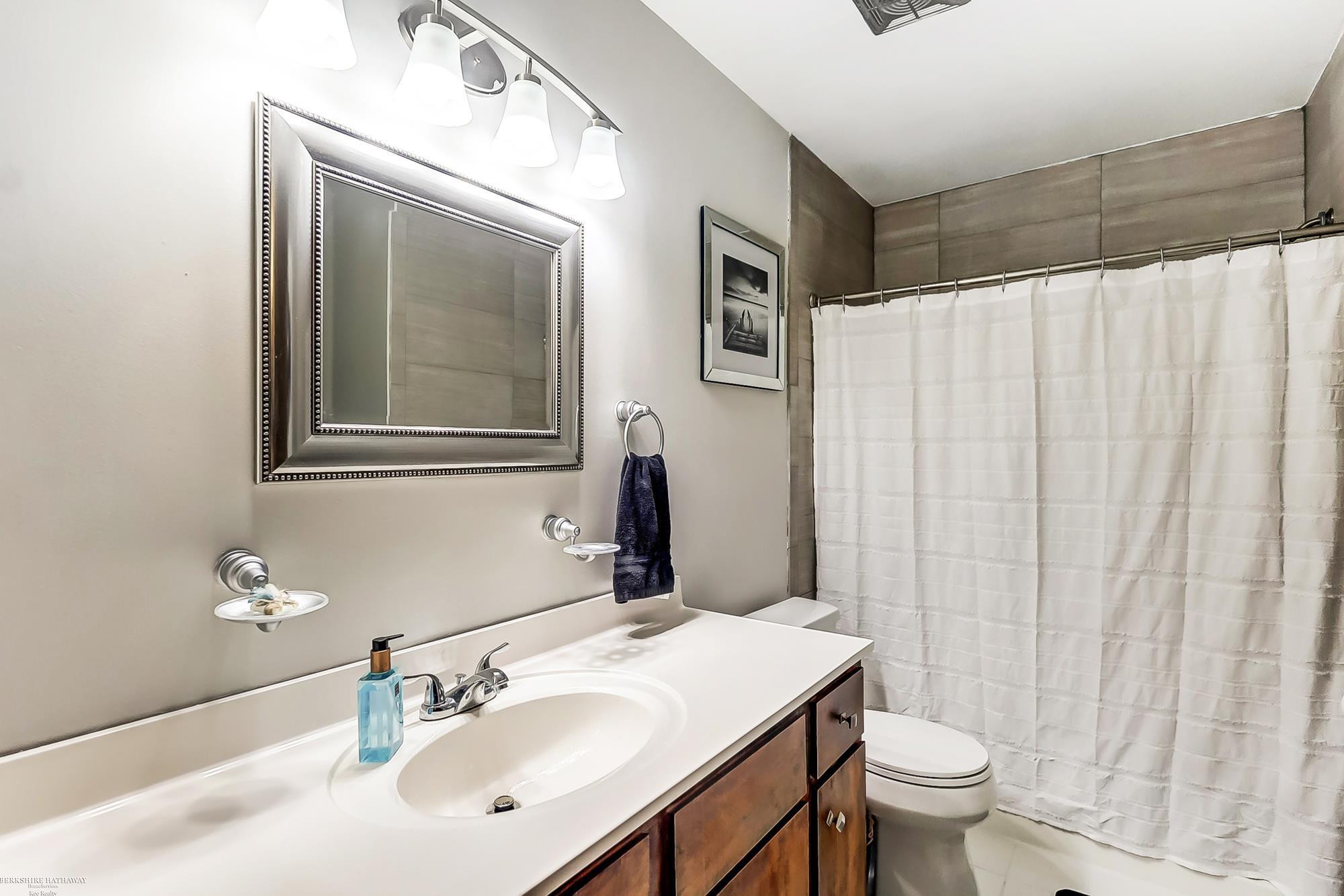 28335 Greenbriar Way, MI 48183 — Photo 13