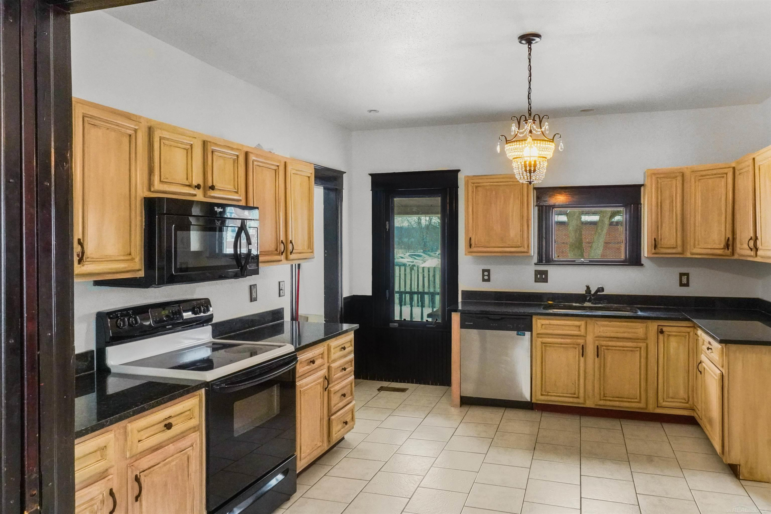 406 N Main Street, Capac, MI 48014 — Photo 9