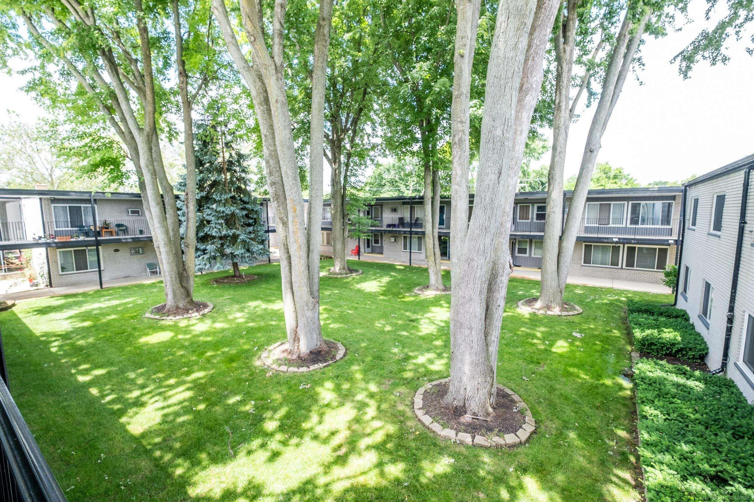 3421 Hillside Drive, unit #24, Royal Oak, MI 48073 — Photo 2