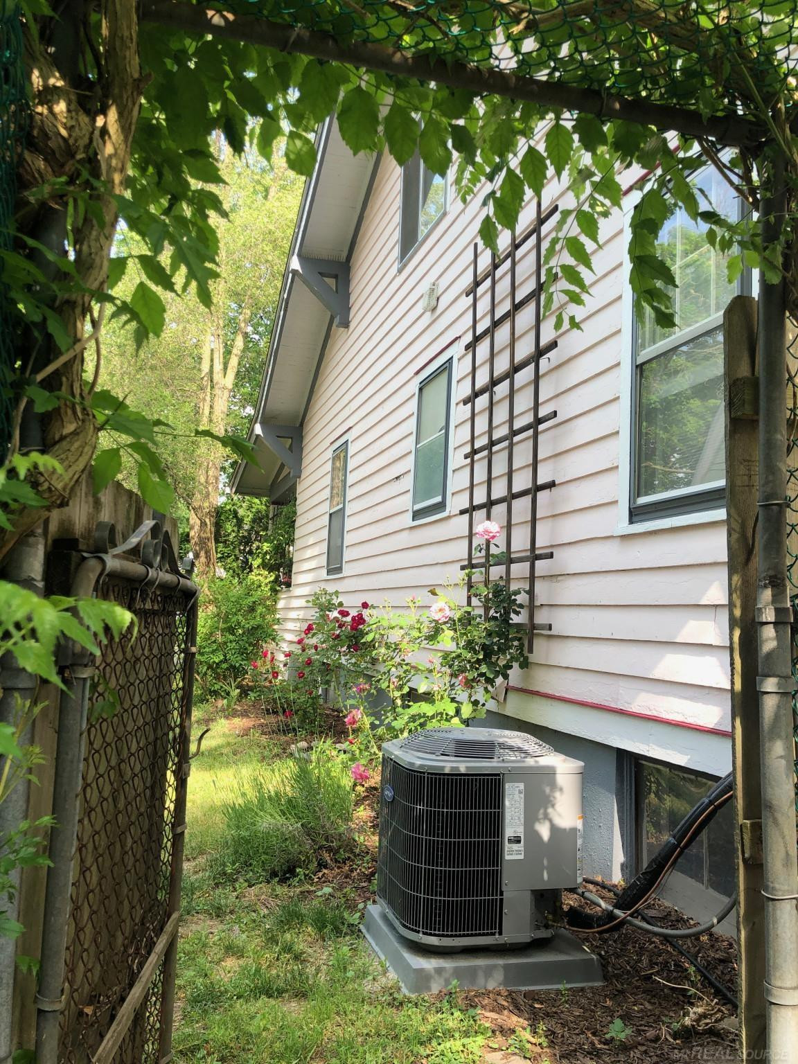209 Buena Vista Avenue, Ann Arbor, MI 48103 — Photo 57