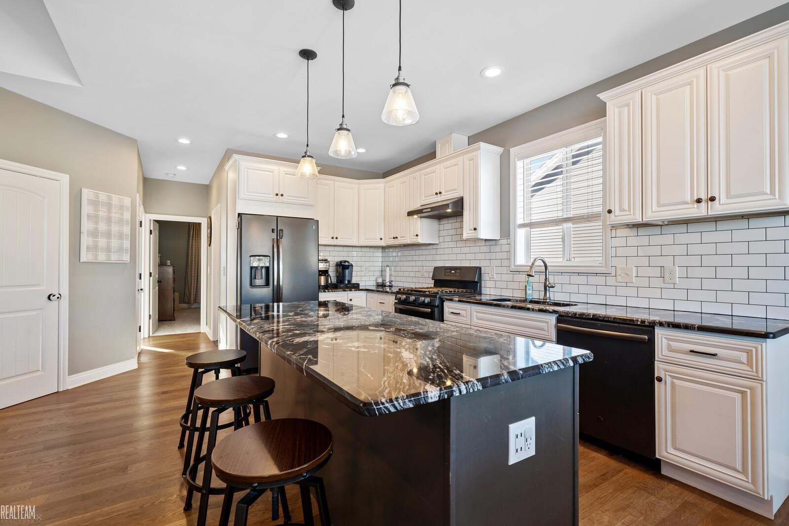 7831 Yorkshire Drive, Almont, MI 48003 — Photo 15