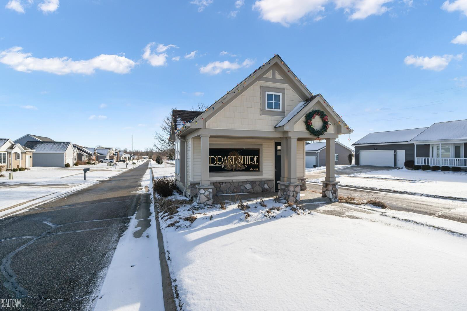 7831 Yorkshire Drive, Almont, MI 48003 — Photo 36