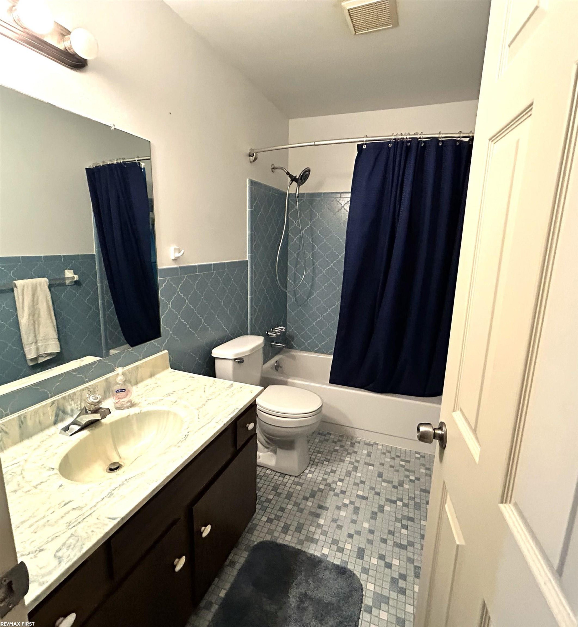2964 Roundtree Drive, Troy, MI 48083 — Photo 7