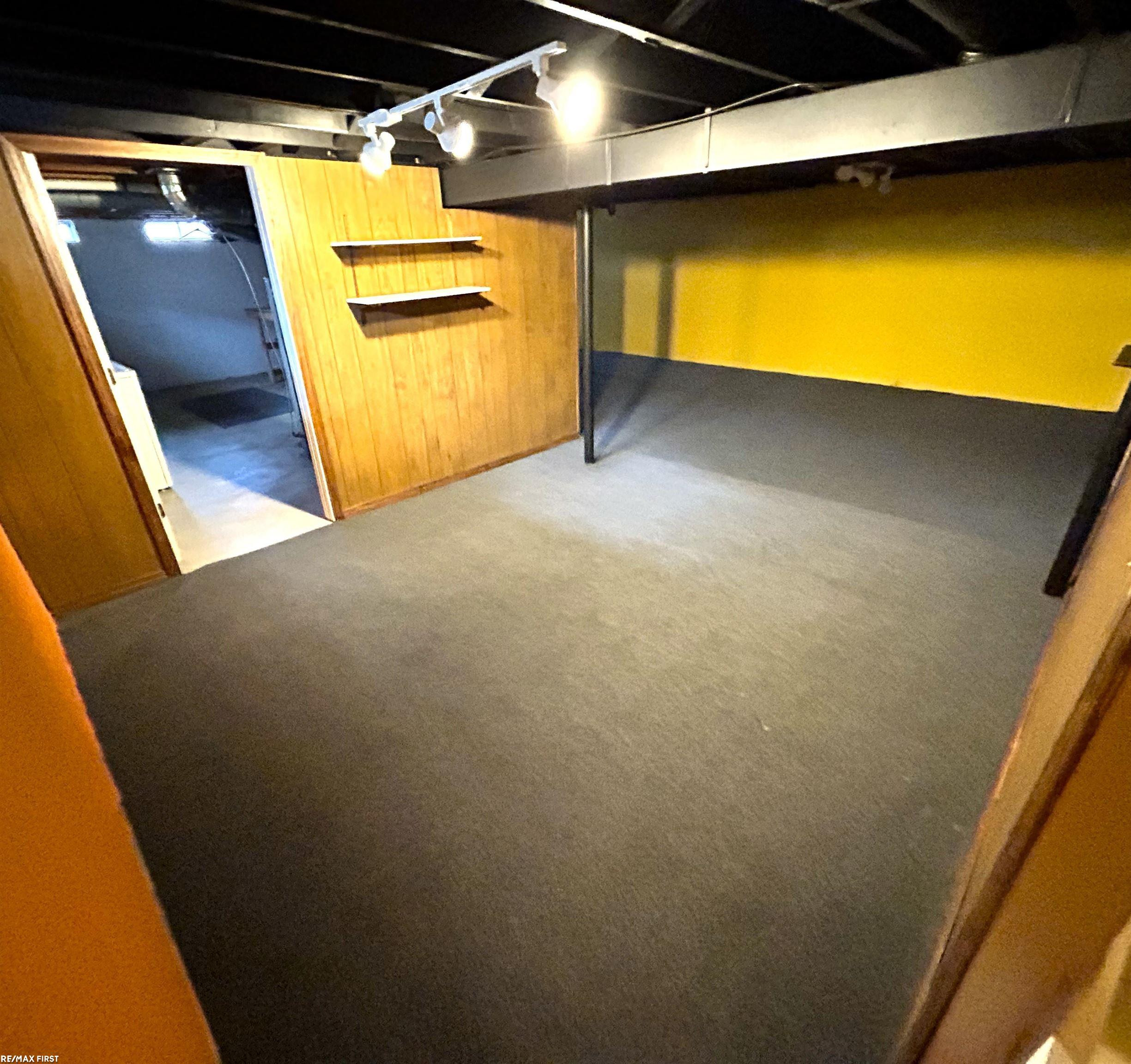 2964 Roundtree Drive, Troy, MI 48083 — Photo 13