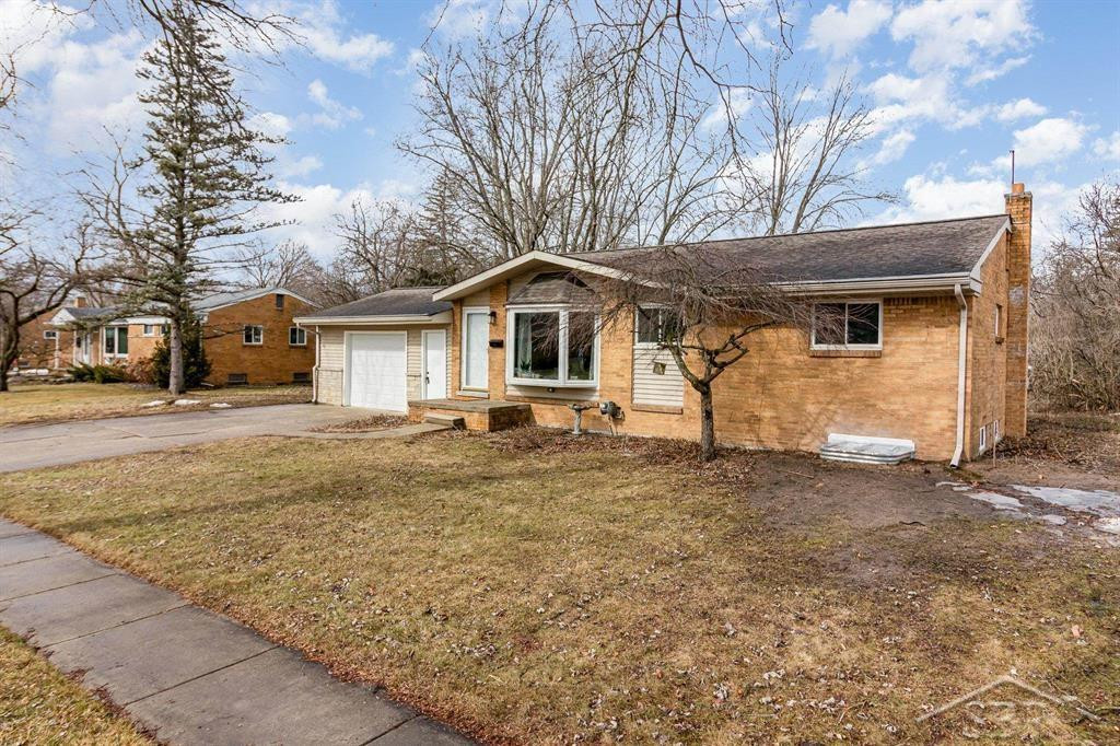 413 Wilson Drive, Midland, MI 48642 — front exterior