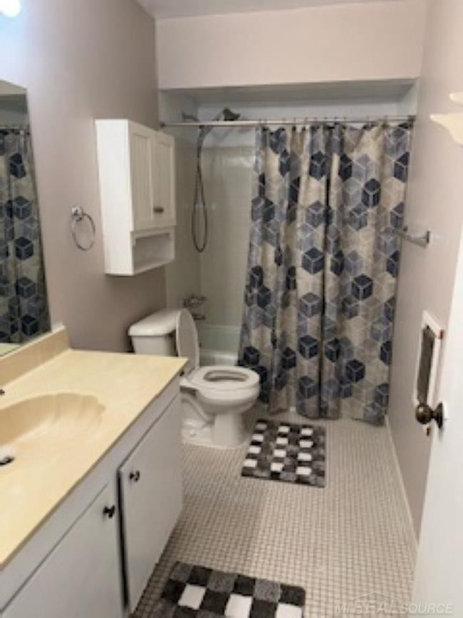 7490 Woodview Dr. 2 Street, 92 Bldg 7, Westland, MI — Photo 10
