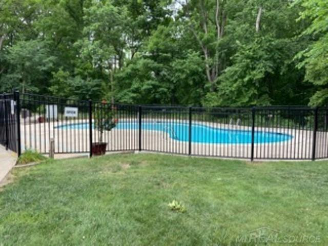 7490 Woodview Dr. 2 Street, 92 Bldg 7, Westland, MI — Photo 14