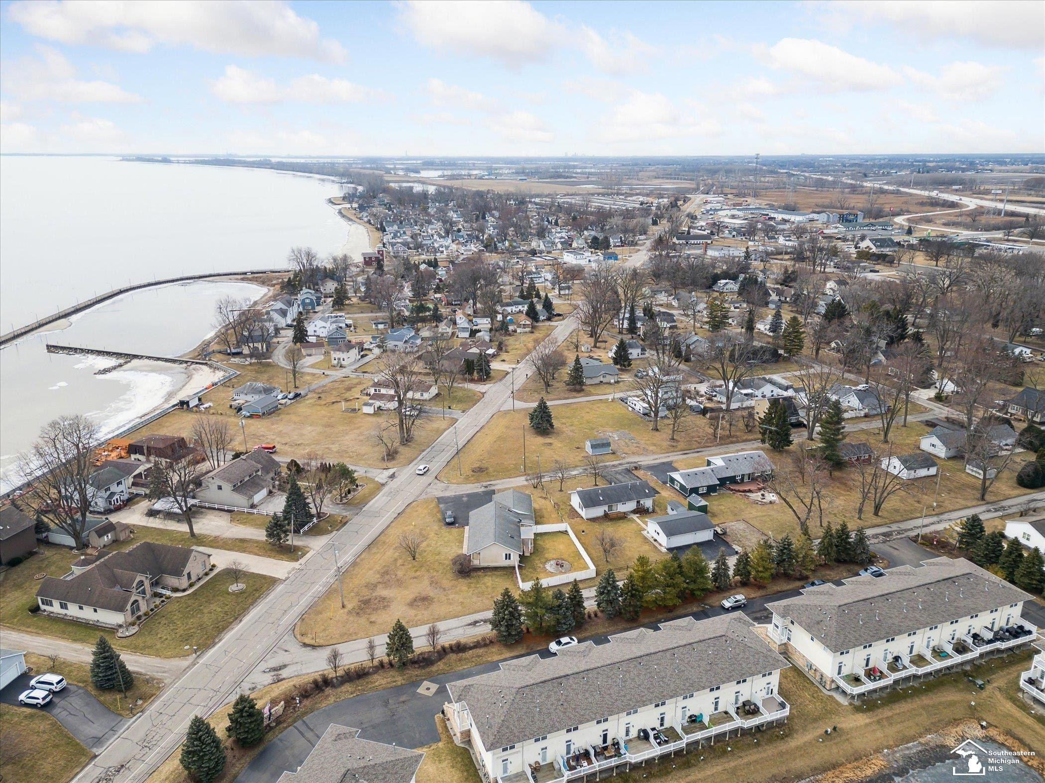 410 Beachwalk Trail, Luna Pier, MI 48157 — Photo 40